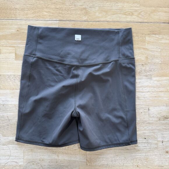 Vuori Women's Ribbed Studio And Pocket Biker Shorts Lot Of 3 Large VW376 VW390 - Picture 7 of 12